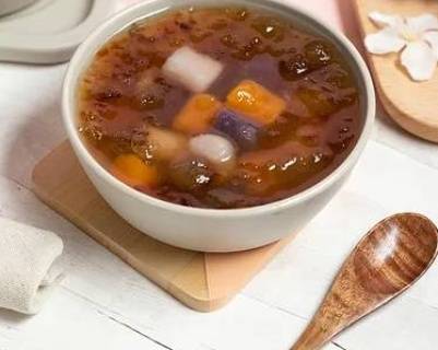 Osmanthus Brown Sugar with Peach Resin & Taro Balls (Hot) 桂花黑糖桃膠芋圓